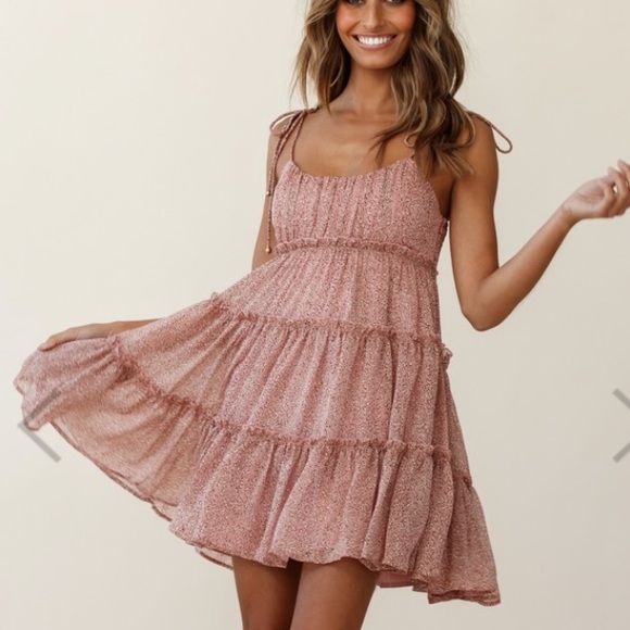 *sold* SELFIE LESLIE DAY DRESS - Picture 1 of 4